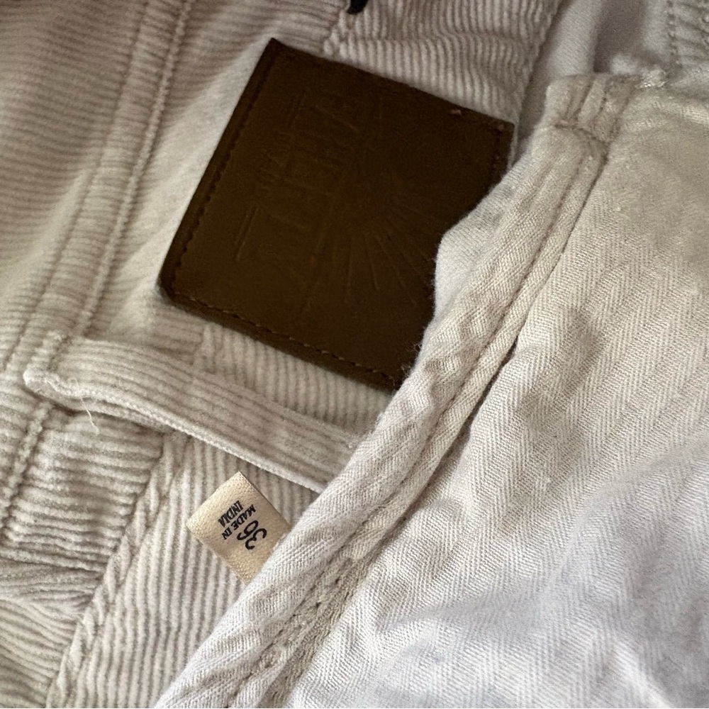 Faherty Corduroy Pants Size 36X31 - Picture 6 of 8